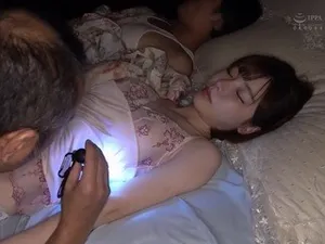 Clip sex Vân Funny vừa sờ đầu ti vừa thủ dâm bằng sextoy